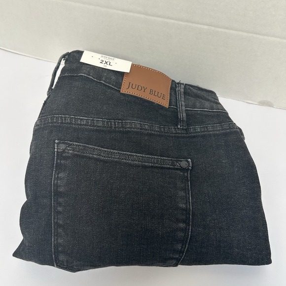 Judy Blue NWT Hi-Rise Tummy Control Black Denim Shorts Size 2XL Style #150247 - Picture 1 of 6